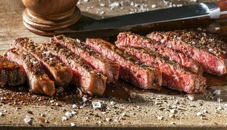 Mistakes To Avoid When Cooking A Steak
